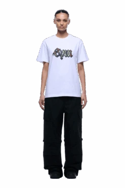 OLD ENGLISH CAMO TEE WHITE(Old English Camo Tee White) -6PM CLOTHING SALE 1337x2005 6PM Spring 0032 250310 6PM ECOM LOOK 21 1367 min