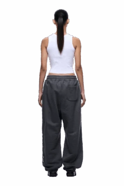 SUPER WIDE JOGGER GREY CAMO(Super Wide Jogger Grey Camo) -6PM CLOTHING SALE 1337x2005 6PM Spring 0154 250310 6PM ECOM LOOK 02 141 min