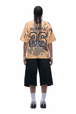 CAMO JERSEY BURRO(Camo Jersey Burro) -6PM CLOTHING SALE 1337x2005 px 6PM 0024 250630 6PM ECOM LOOK 05 1700 min