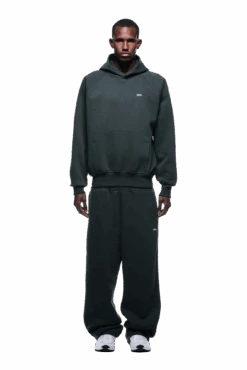 HOODIE DARK EMERALD(Hoodie Dark Emerald) -6PM CLOTHING SALE 2500x1337 6pm 0035 241004 6PM Ecom Look 33 1787 min