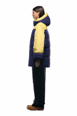 COACH PUFFER COAT BLUE(Coach Puffer Coat Blue) -6PM CLOTHING SALE 2500x1337 6pm 0188 241004 6PM Ecom Look 06 0634 min