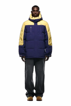 COACH PUFFER COAT BLUE(Coach Puffer Coat Blue) -6PM CLOTHING SALE 2500x1337 6pm 0192 241004 6PM Ecom Look 06 0374 min