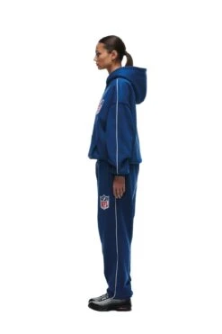 SHIELD LOGO HOODIE BLUE(Shield Logo Hoodie Blue) -6PM CLOTHING SALE 2673x4009px 6pm NFL ECOM 0111 20231024 6PM NFL ECOM LOOK 06 361