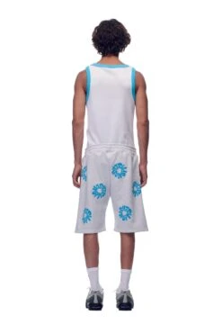 FLOWER SHORTS GREY(Shorts Aop Grey) 10 FLOWER SHORTS GREY(Shorts Aop Grey) -6PM CLOTHING SALE 2673x4009px 6pm V2 0001s 0092 20230530 6PM ECOM Look 04 0226