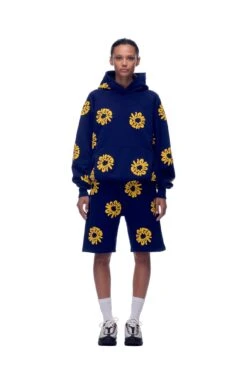 FLOWER HOODIE NAVY(Hoodie Aop Navy) -6PM CLOTHING SALE 2673x4009px 6pm V2 0001s 0109 20230530 6PM ECOM Look 02 0134