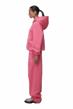 HOODIE HOT PINK(Hoodie Hot Pink) -6PM CLOTHING SALE 2673x4009px 0091 6PM ECOM Look 57 0957 min