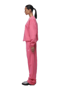 CREWNECK HOT PINK(Crewneck Hot Pink) -6PM CLOTHING SALE 2673x4009px 0094 6PM ECOM Look 56 0939 min