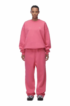 CREWNECK HOT PINK(Crewneck Hot Pink) -6PM CLOTHING SALE 2673x4009px 0095 6PM ECOM Look 56 0935 min