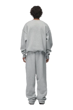 CREWNECK GREY MELANGE(Crewneck Grey Melange) 12 CREWNECK GREY MELANGE(Crewneck Grey Melange) -6PM CLOTHING SALE 2673x4009px 0147 6PM ECOM Look 38 0666 min