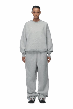 CREWNECK GREY MELANGE(Crewneck Grey Melange) 13 CREWNECK GREY MELANGE(Crewneck Grey Melange) -6PM CLOTHING SALE 2673x4009px 0155 6PM ECOM Look 36 0627 min