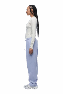 WMNS LONGSLEEVE OFF-WHITE(Wmns Longsleeve Off White) -6PM CLOTHING SALE 6pm png 0052 2025 07 14 6PM ECOM LOOK 16 0480